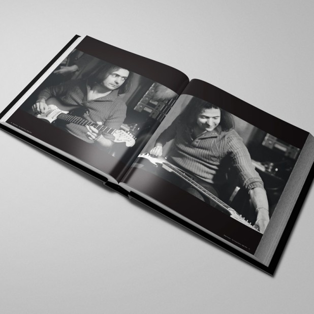 DEEP PURPLE - THE VISUAL HISTORY (DELUXE COLLECTORS EDITION) SIGNED BY THE BAND DEEP PURPLE - THE VISUAL HISTORY (DELUXE COLLECTORS EDITION) SIGNED BY THE BAND